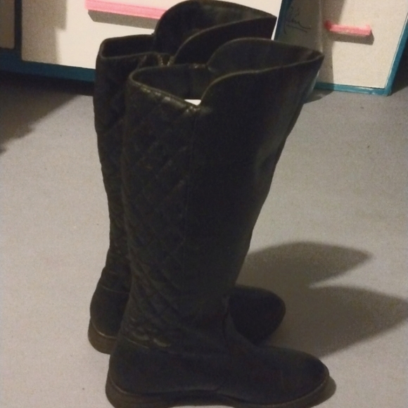 Boots - Picture 5 of 7